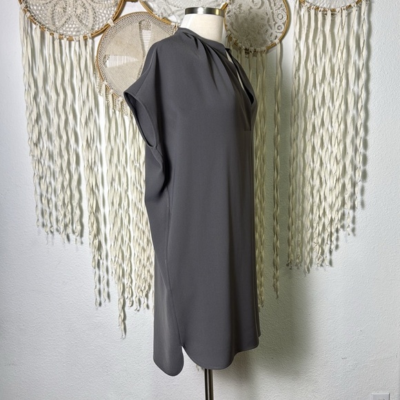 Vince Cap Sleeve Popover Shift Dress in Iron Gray Size Small - Picture 6 of 11